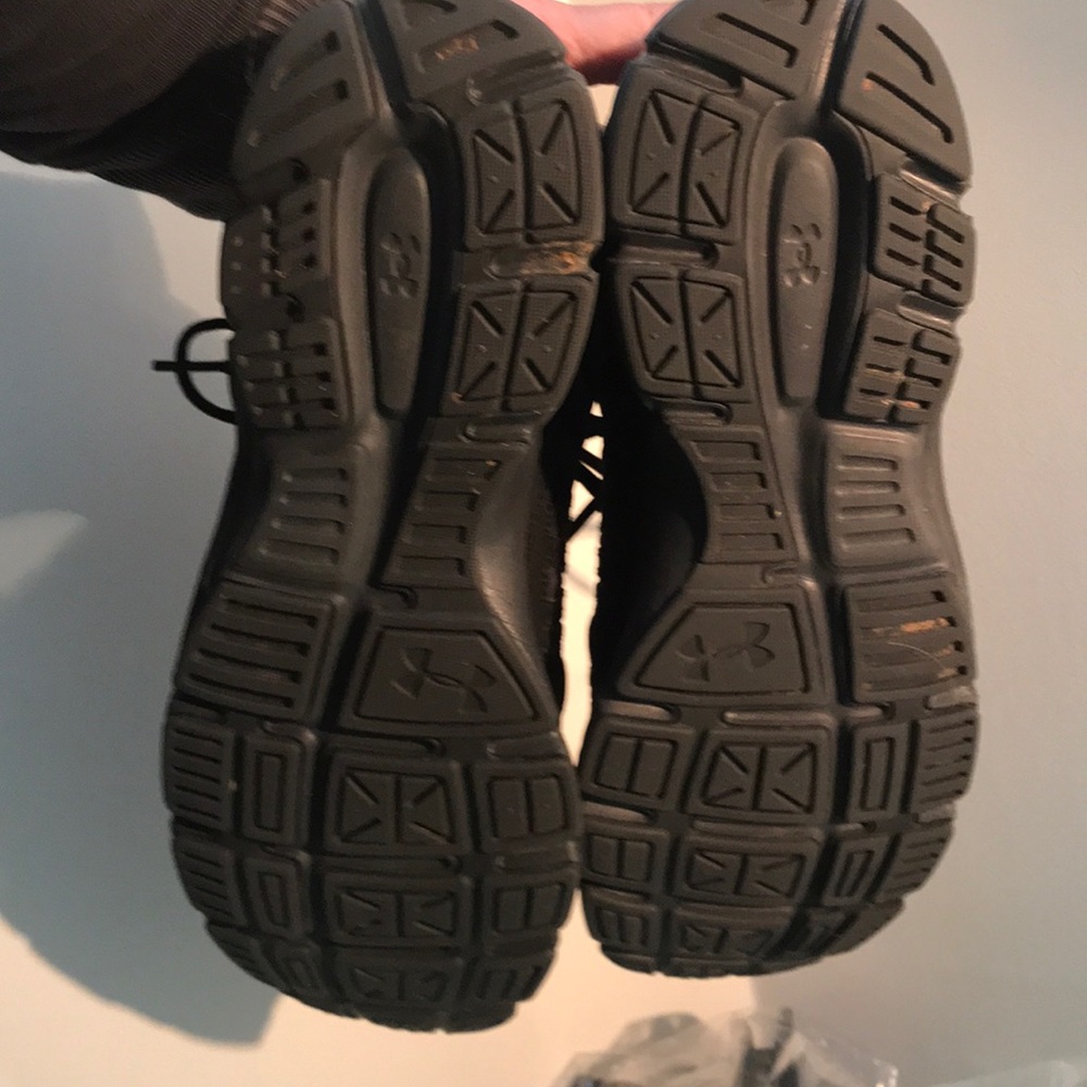 Under Armour men’s 9 - Picture 4 of 6